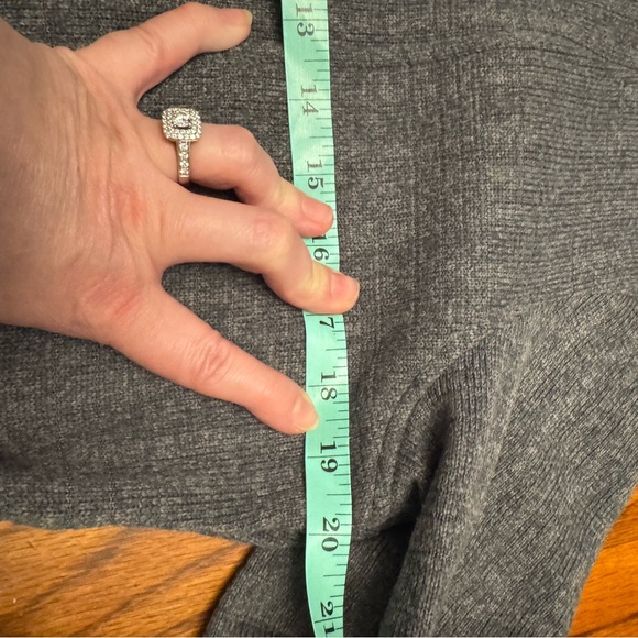 Patagonia Women's Gray Jacket - Picture 10 of 13